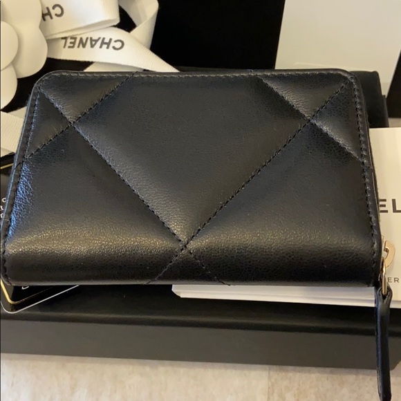 Authentic Chanel Quilted Zip Around Coin Purse - Picture 6 of 11